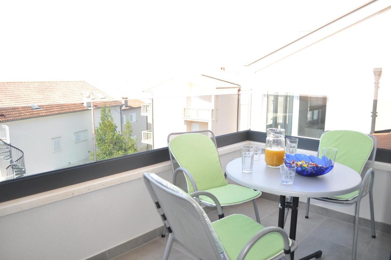 Apartman Sunnyside Макарська Екстер'єр фото